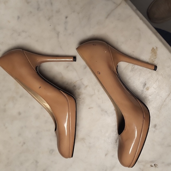 Patent leather pumps - Picture 3 of 4